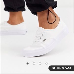 Vans Classic Authentic in Triple White size 8